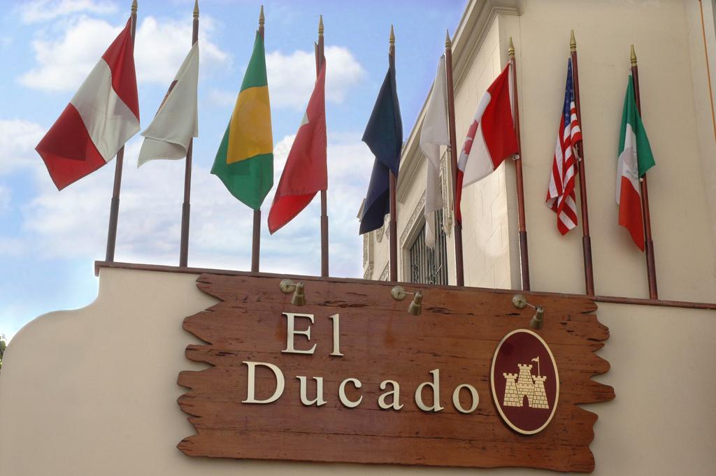 Hotel El Ducado Lima Bagian luar foto